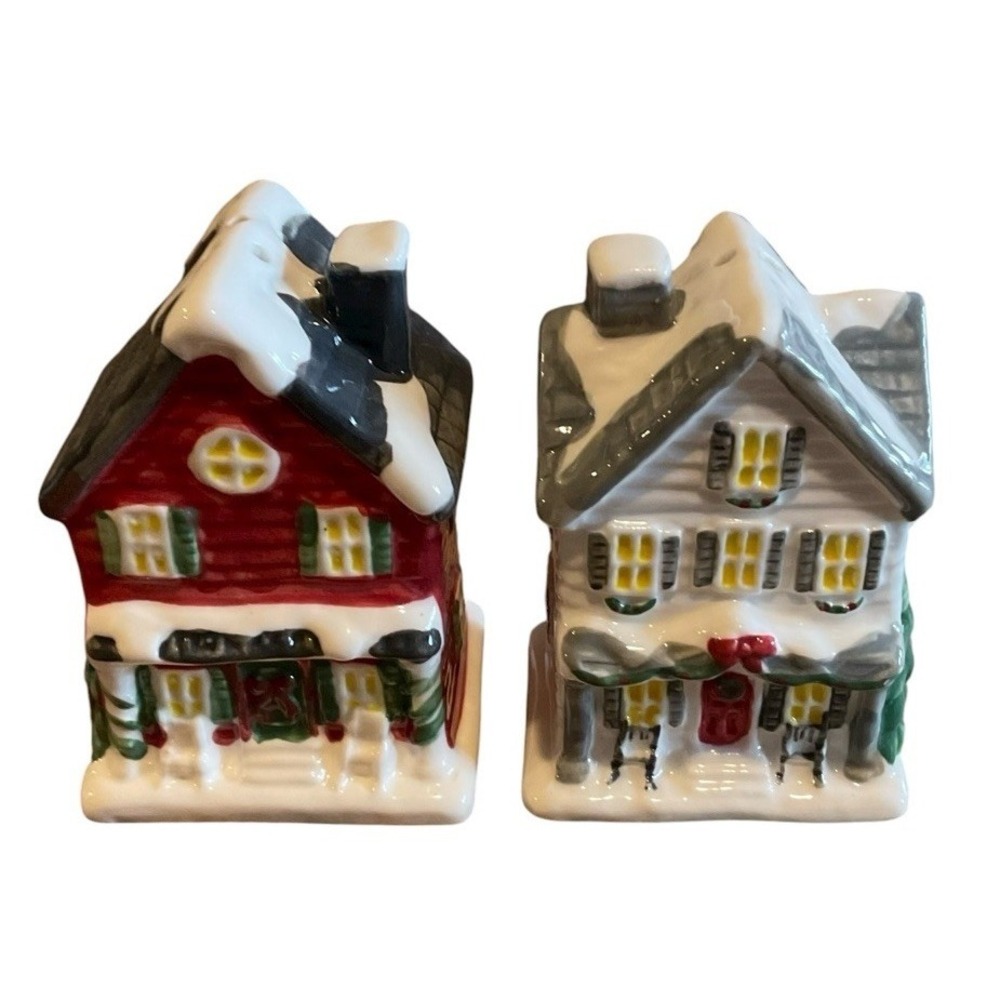 Christmas Village Houses Salt and Pepper Shakers Cracker Barrel